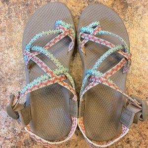 Women’s Chacos size 8. Good condition.